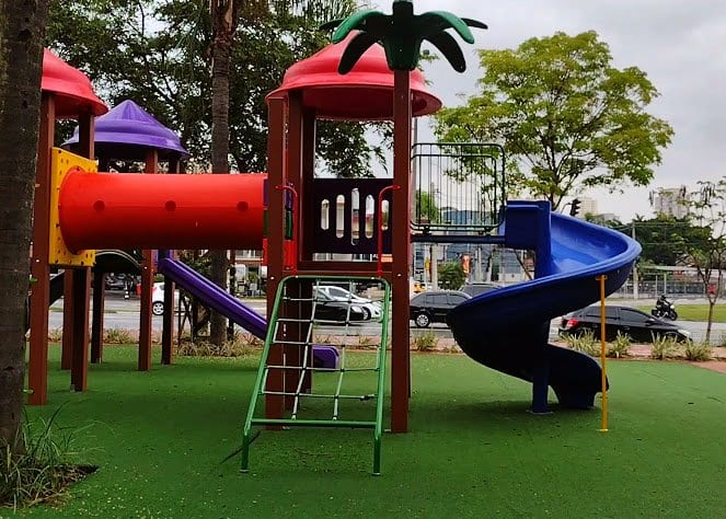 Área kids de Parque Linear Barueri