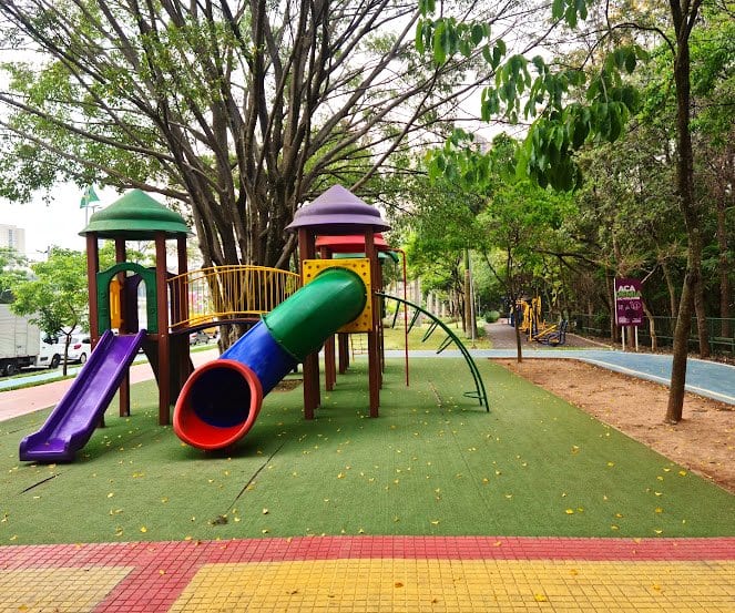 Área kids de Parque Linear Barueri