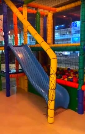 Área kids de Gula's Sushi Itajaí