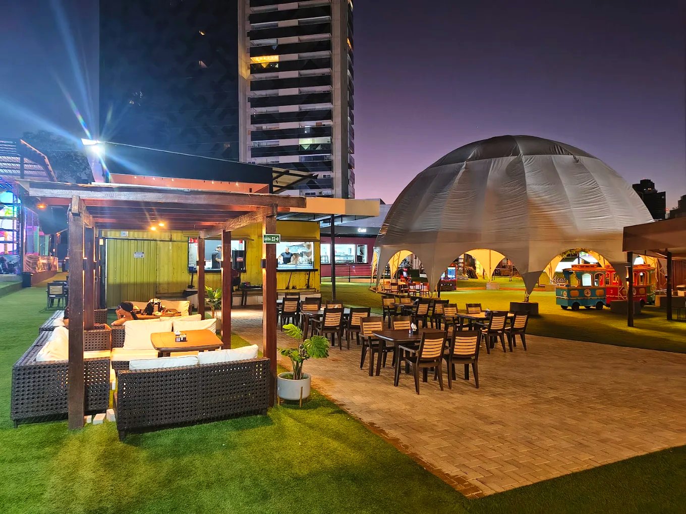 Rafa's Food Park (Goiânia)