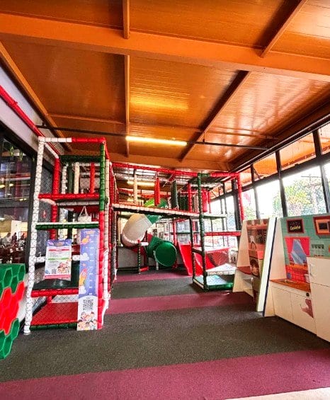 Área kids de Pizzaria Vesúvio