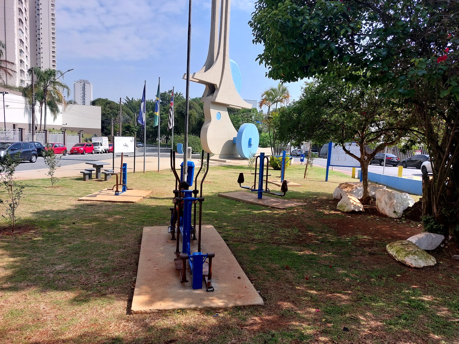 Praça Toshio Kawakami