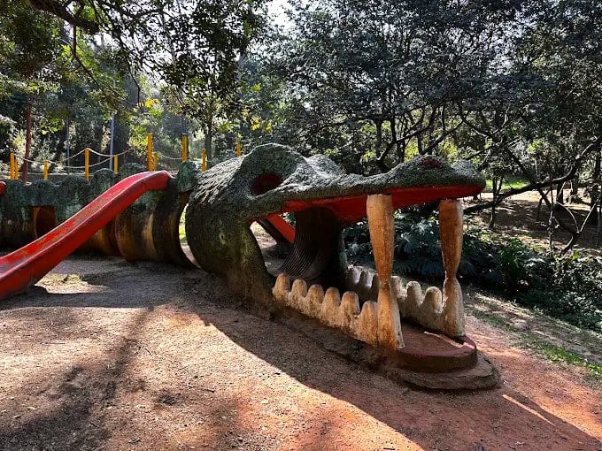 Área kids de Parque Regional da Criança Palhaço Estremilique