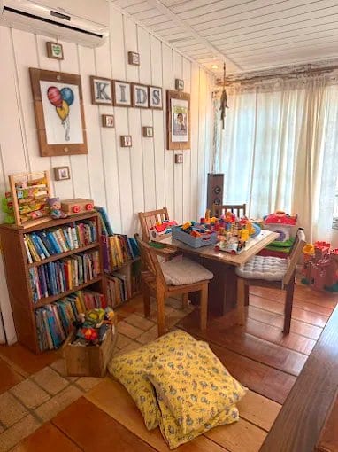 Área kids de Café de casa