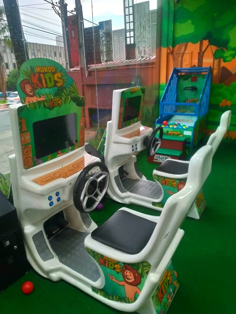 Área kids de Mundo Animal