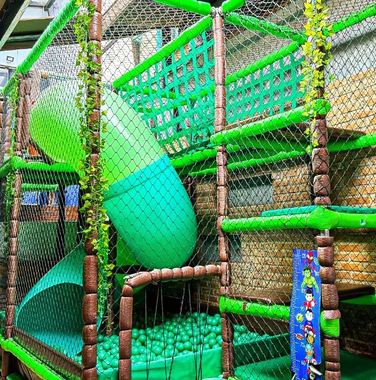 Área kids de Quintal do Hulk
