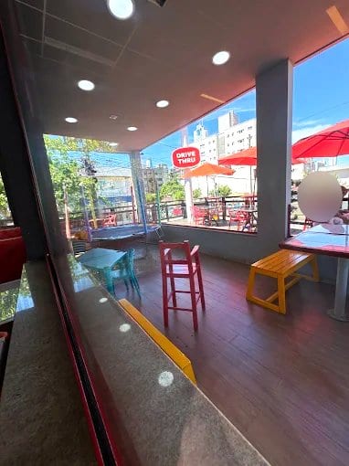 Área kids de Bob's Burger - Drive Posto Shell Mime