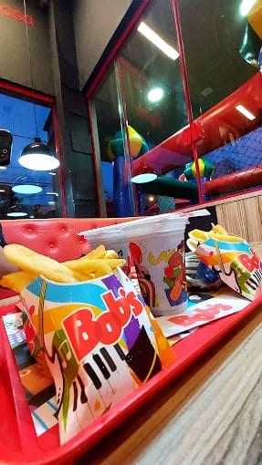 Área kids de Bob's Burger - Drive Posto Shell Mime