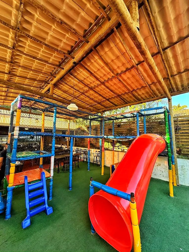Área kids de Os Caipiras