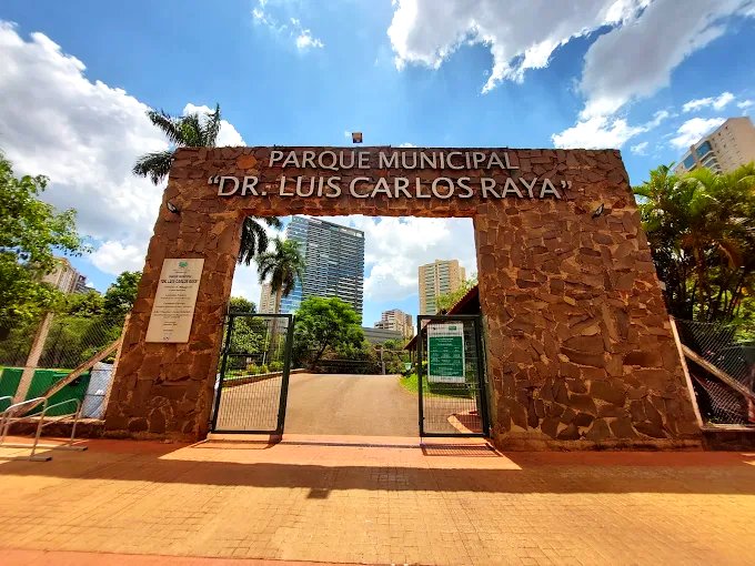 Parque Municipal Dr. Luis Carlos Raya