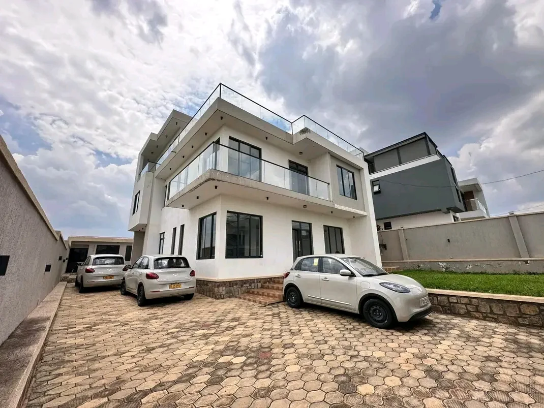 6-Bedroom House in Kinyinya, Gasabo for Sale