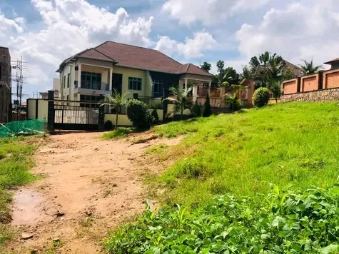 This is located in Gisozi kigarama as you can see it has access to roads 