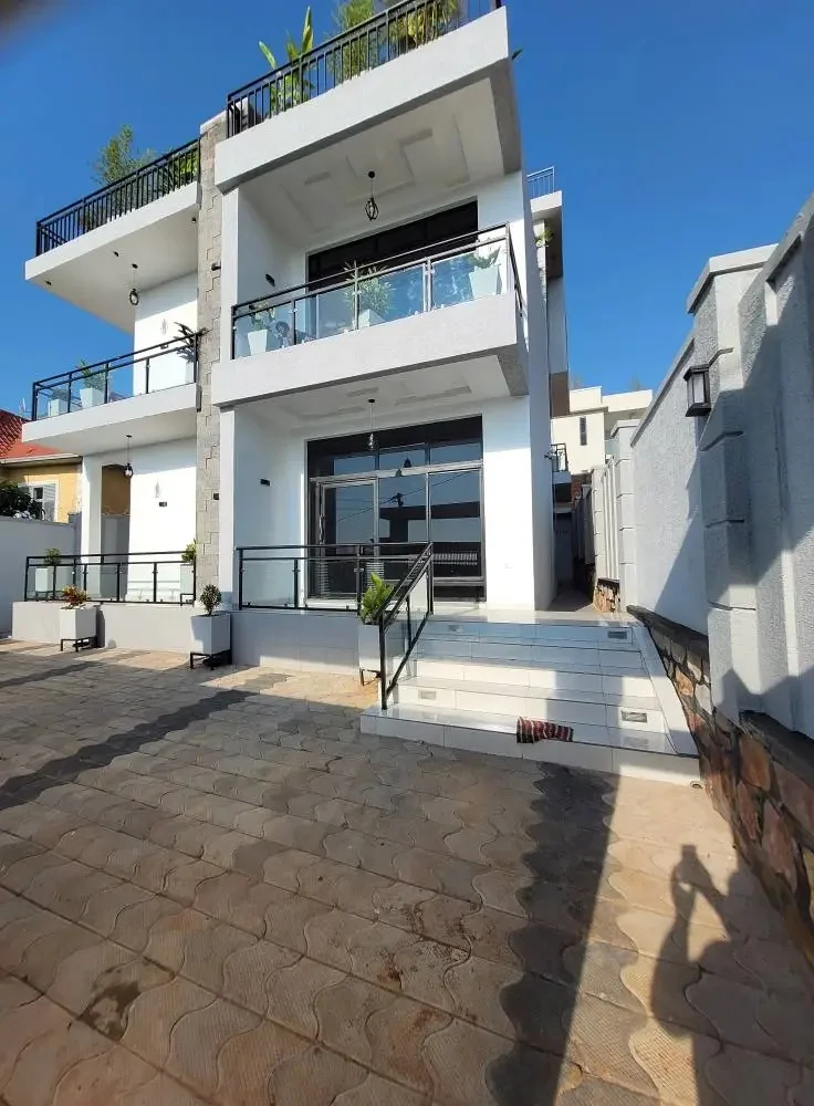 5-Bedroom House in Kagarama, Kicukiro for Sale