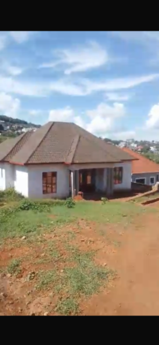 8-Bedroom House in Kagarama, Kicukiro for Sale