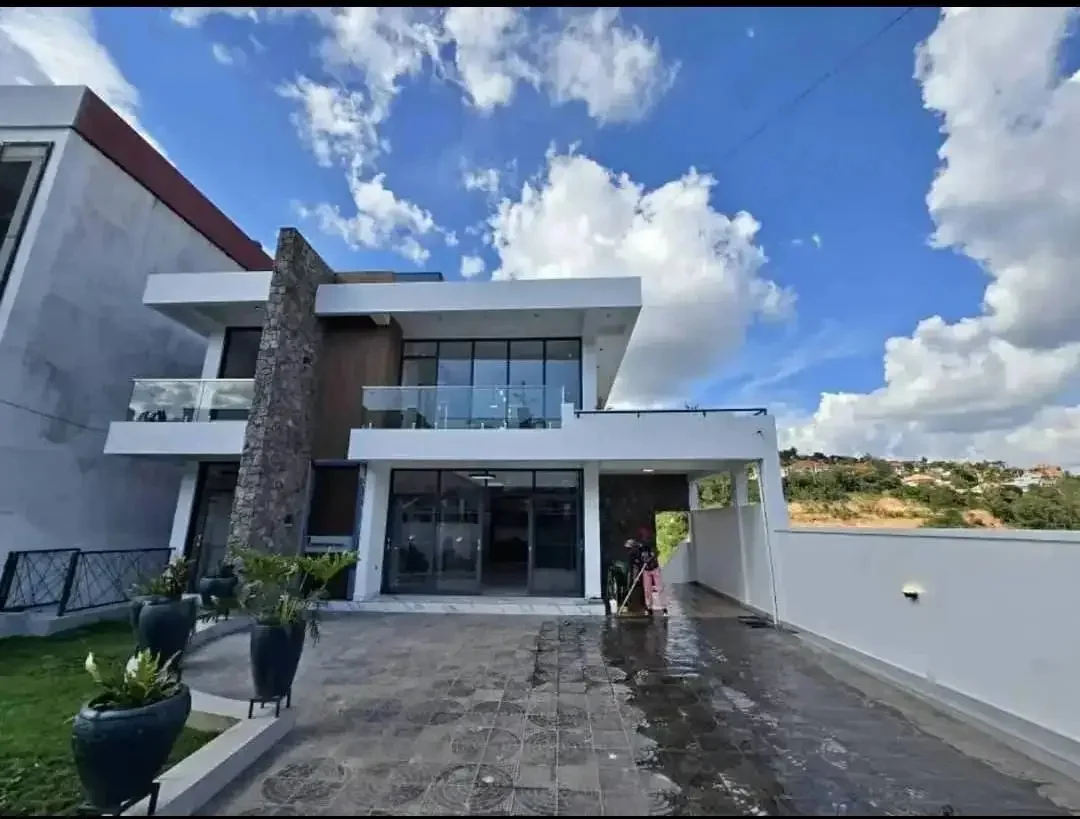 7-Bedroom House in Kibagabaga, Gasabo for Sale