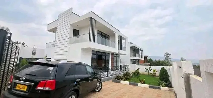 4-Bedroom House in Kayenzi, Kamonyi for Sale