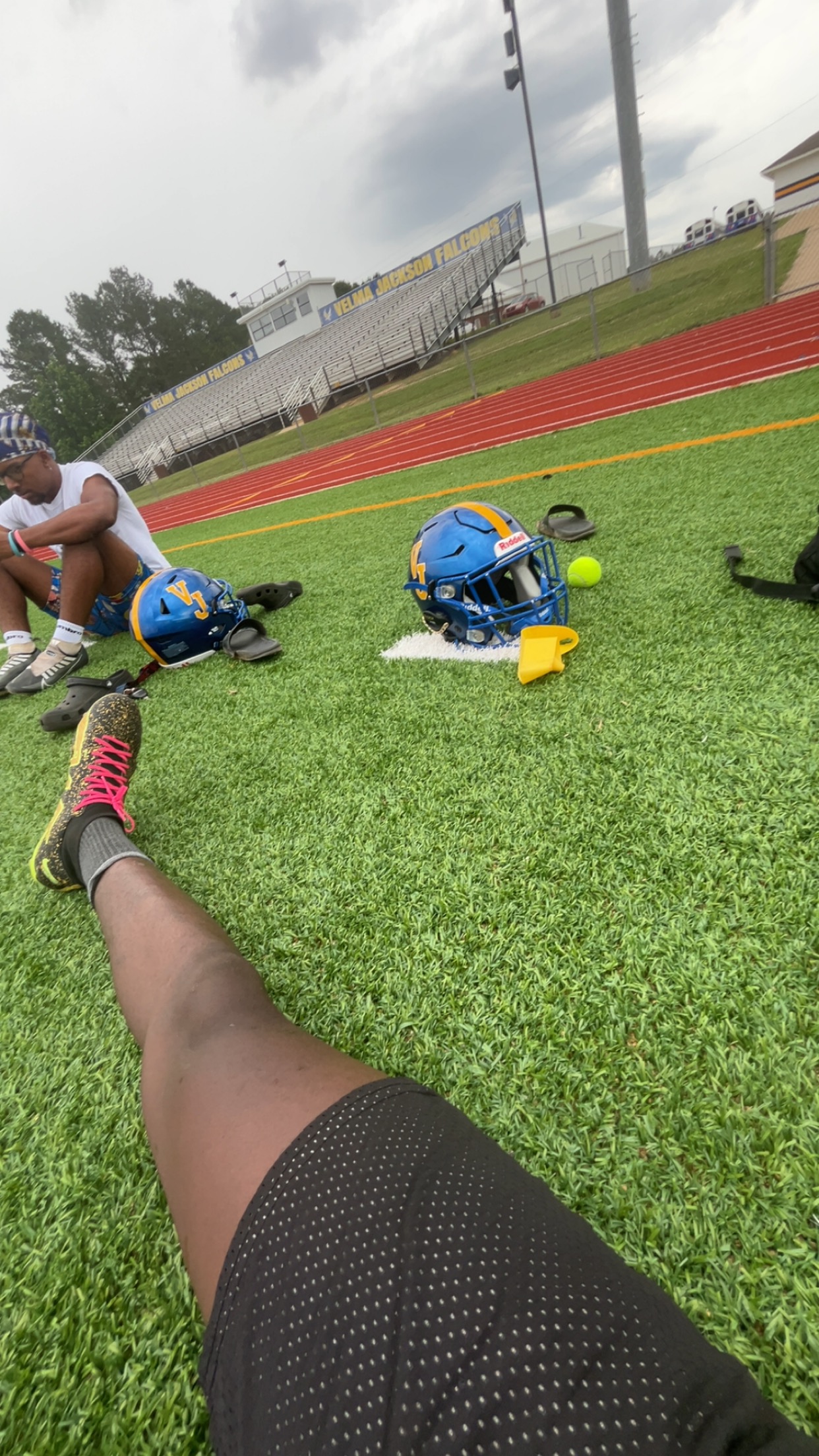 Image Always putting in work when no one’s looking 😤