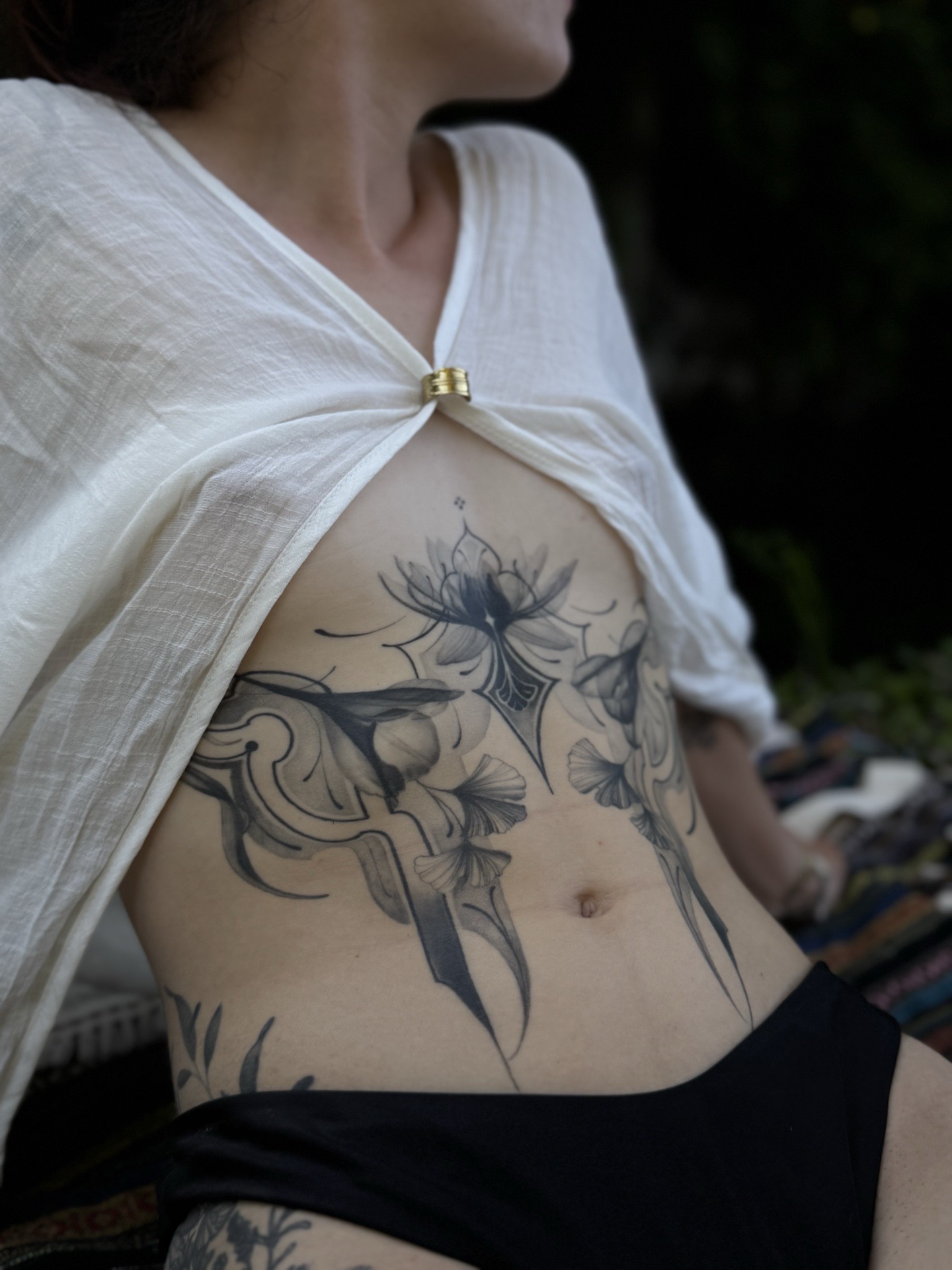 Underboobs fleurs X-ray