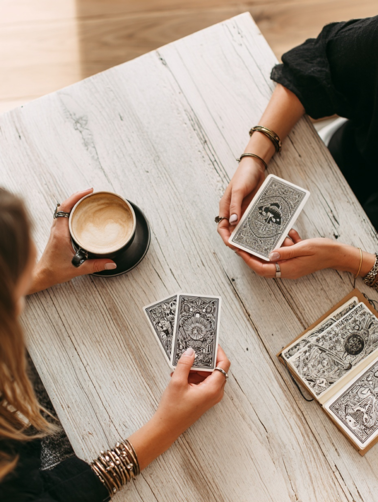 Tarot kártya elemzés – amikor nem jóslást keresel, hanem válaszokat
