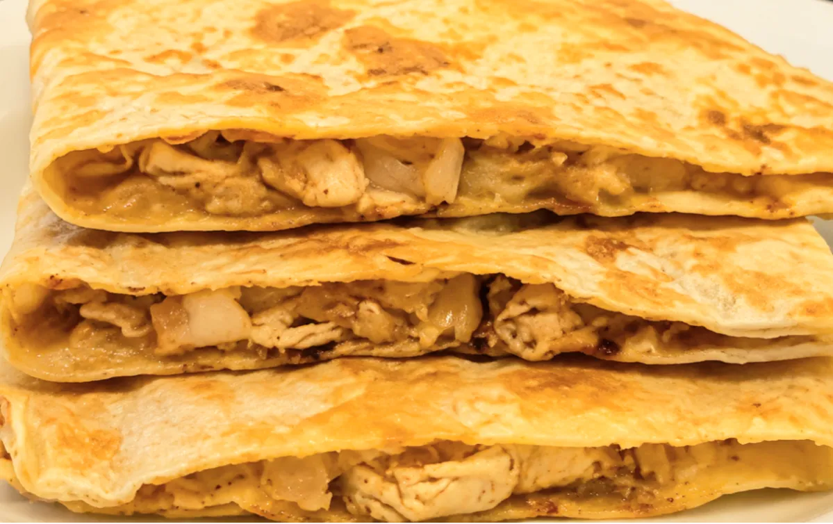 الكساديا بالدجاج