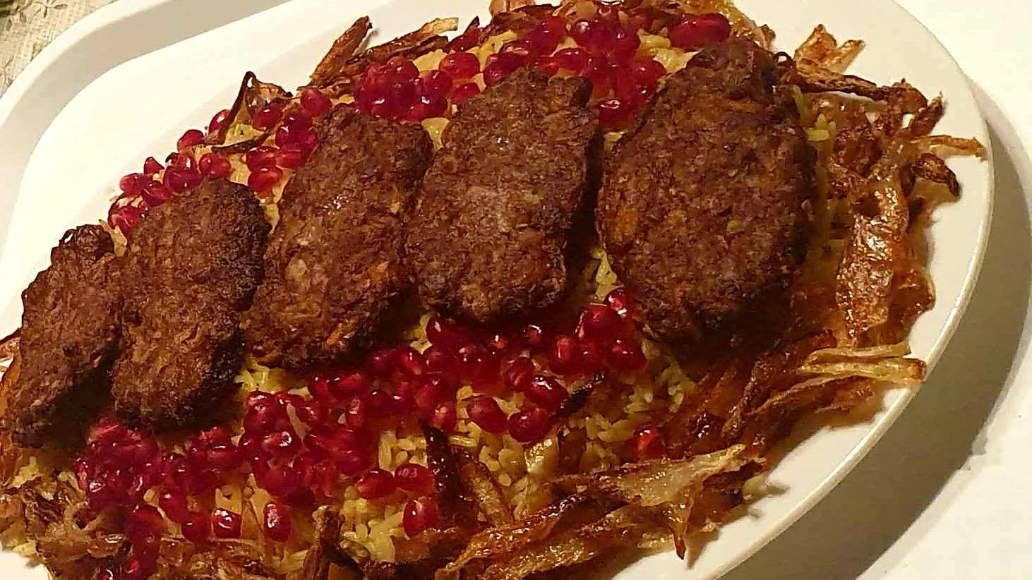 كباب اللحم مع الارز بالكاري