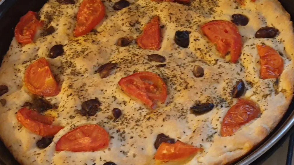 خبز فوكاتشيا (او فوكاشيا)