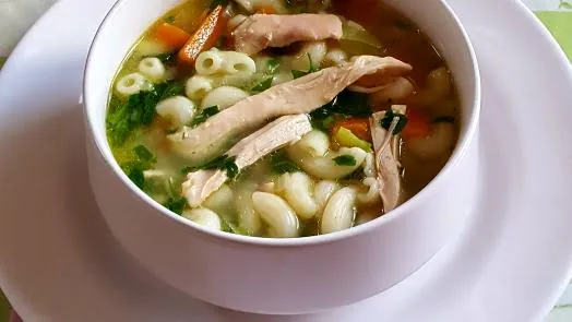 شوربة الدجاج بالمعكرونة