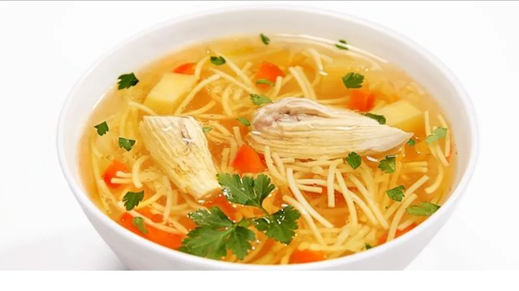 شوربة الدجاج بالشعيرية