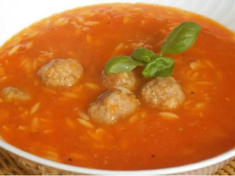 شوربة لسان العصفور بكرات اللحم