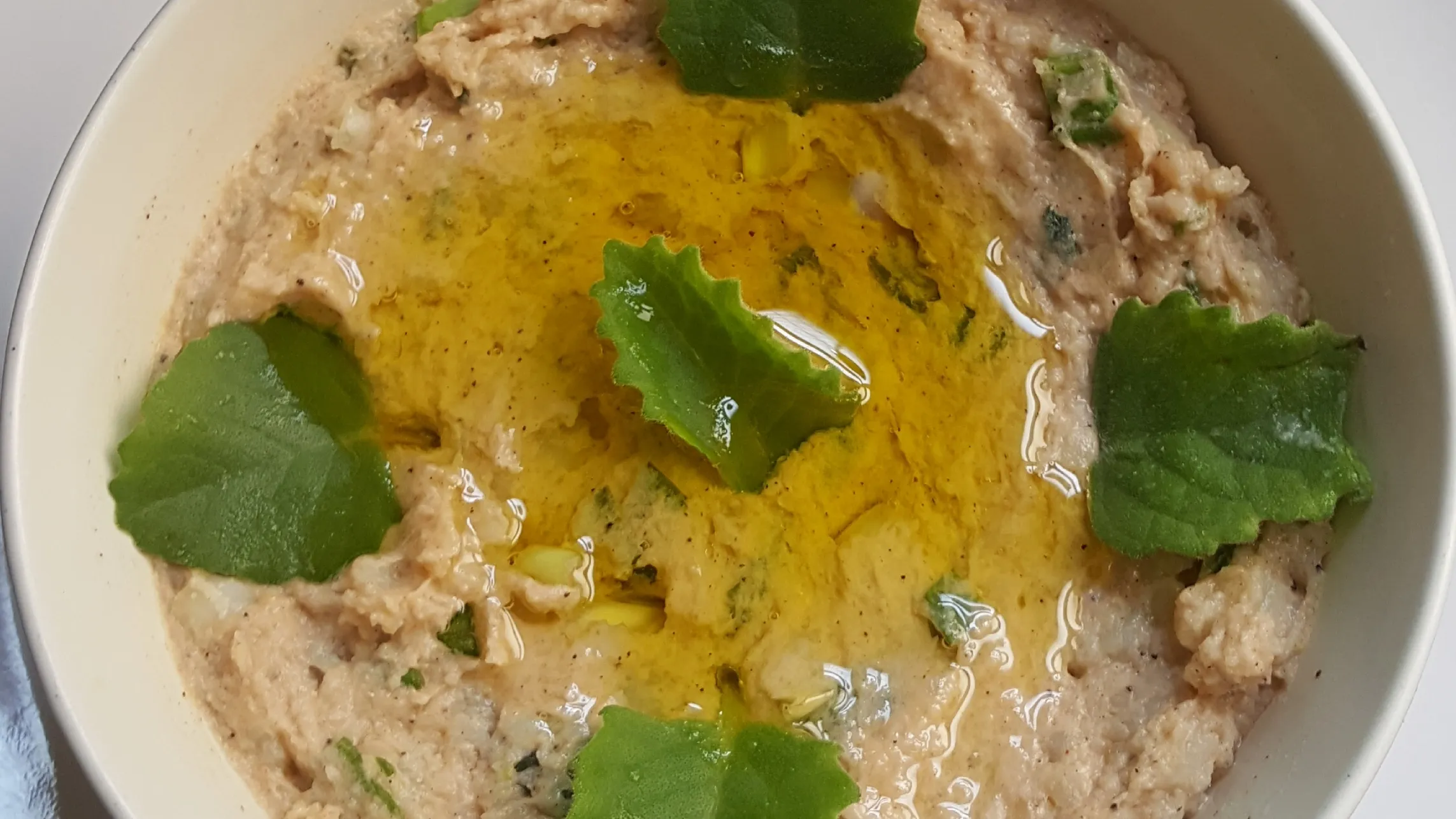 متبل او تغميسة البطاطا بالزعتر الاخضر