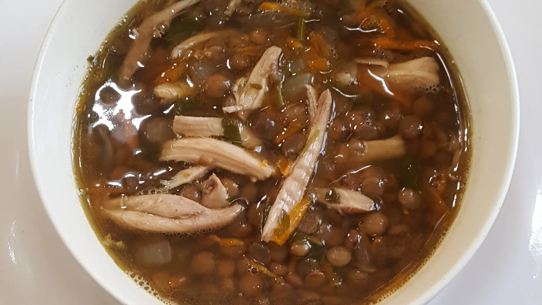 شوربة العدس بالدجاج