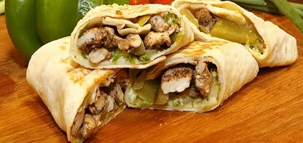 سندويش شورما الدجاج