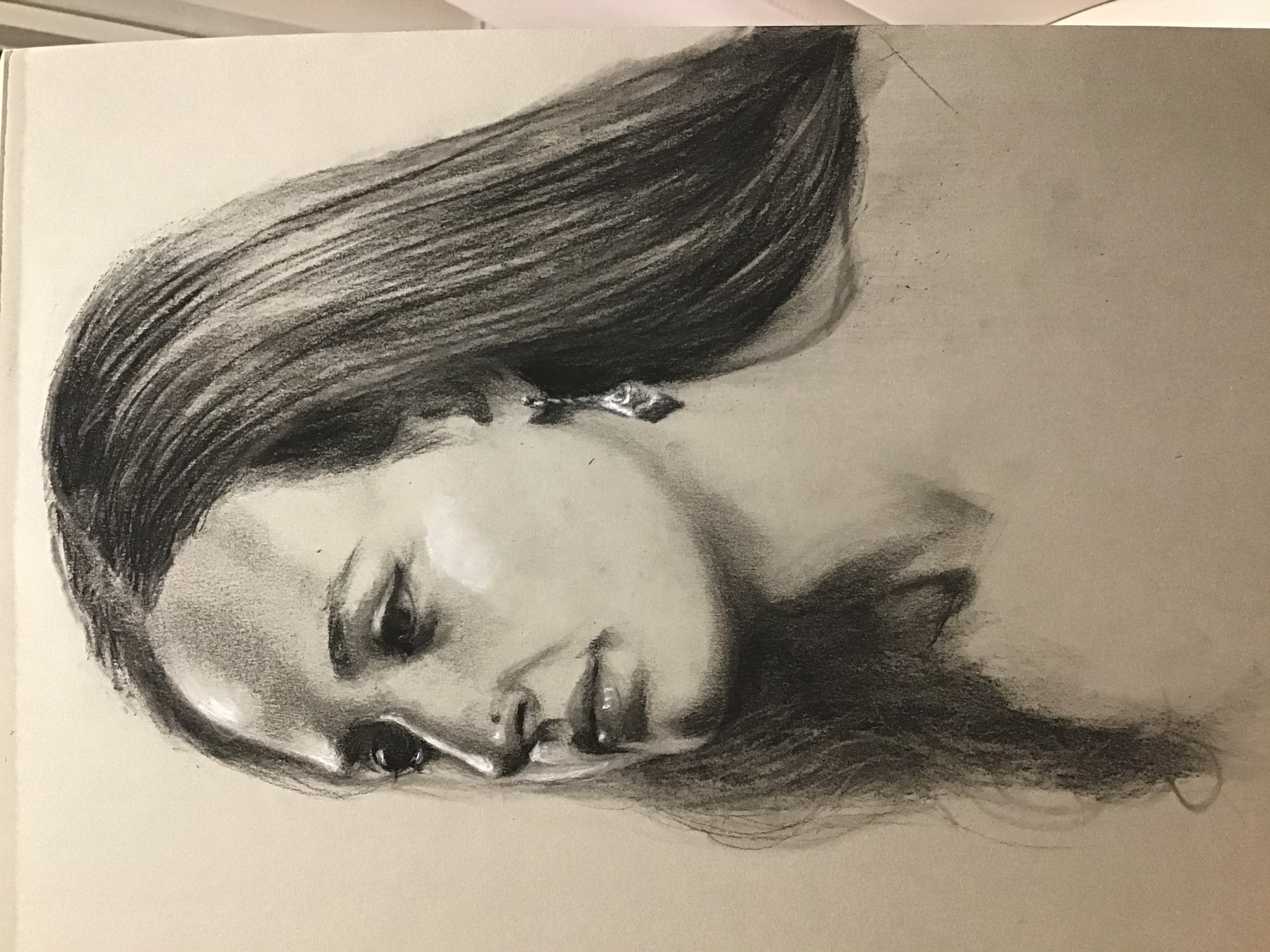 charcoal art portrait girl klirò