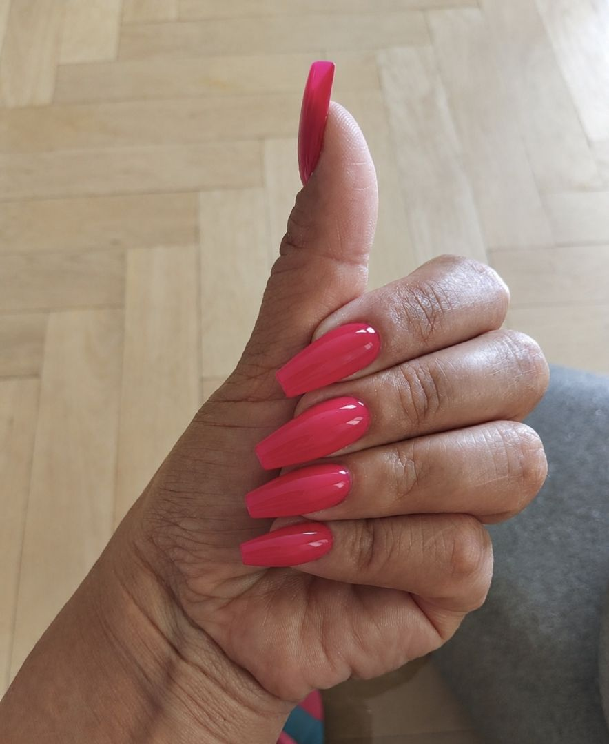 ¡Hola! Soy Rosi Nails.

Ofrezco servicios de uñas a domicilio en Le Locle, La Chaux-de-Fonds, Neuchâtel y sus alrededores.

Realizo manicura, pedicura, esmaltado semipermanente y soft gel, todo en la comodidad de tu hogar.

Me desplazo con todo el material necesario para ofrecerte un servicio profesional, personalizado y de calidad.

¡Reserva tu cita hoy mismo! Te espero. – photo 1