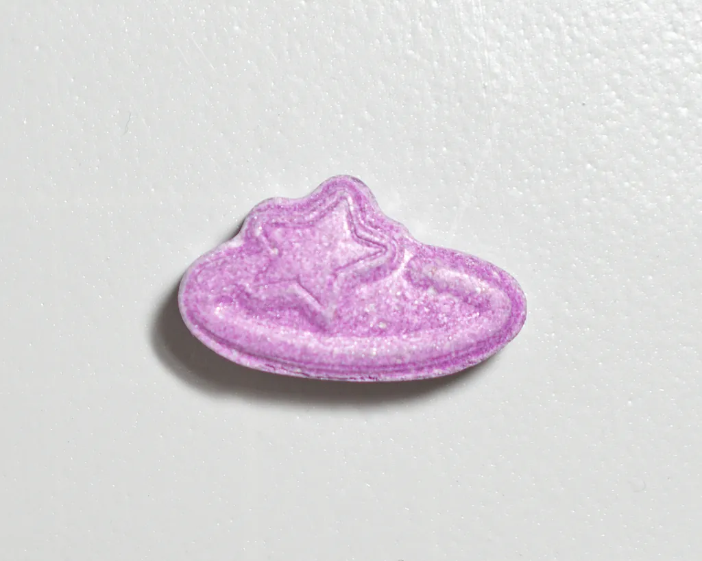 Pop smoke molecular scheme