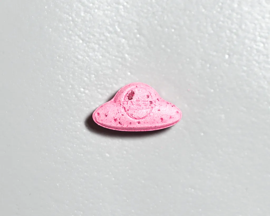 Saucer molecular scheme