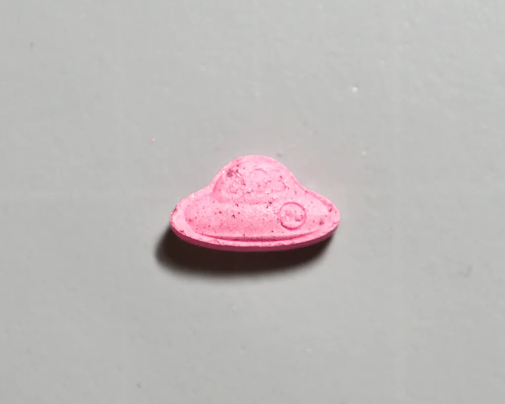 Flying saucer NL molecular scheme