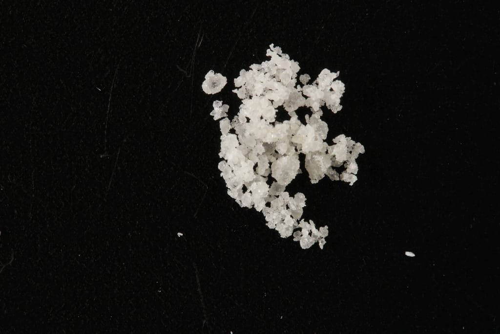 2-MMC and cocaine sold as 3-MMC molecular scheme