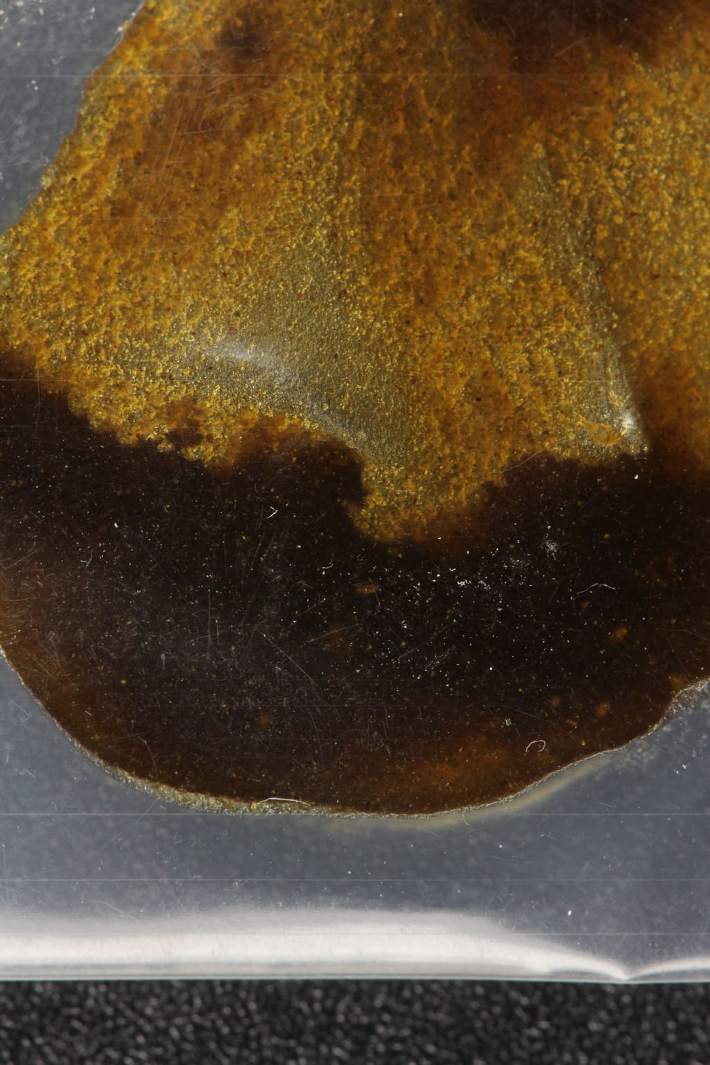 Hashish with synthetic cannabinoid molecular scheme