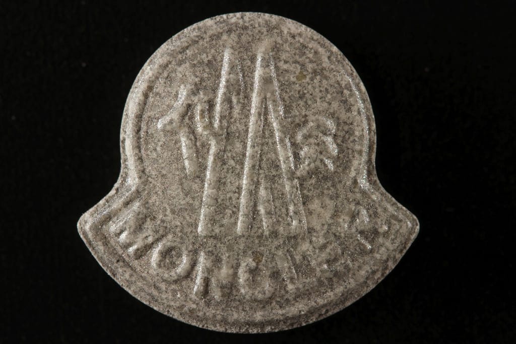 Moncler molecular scheme