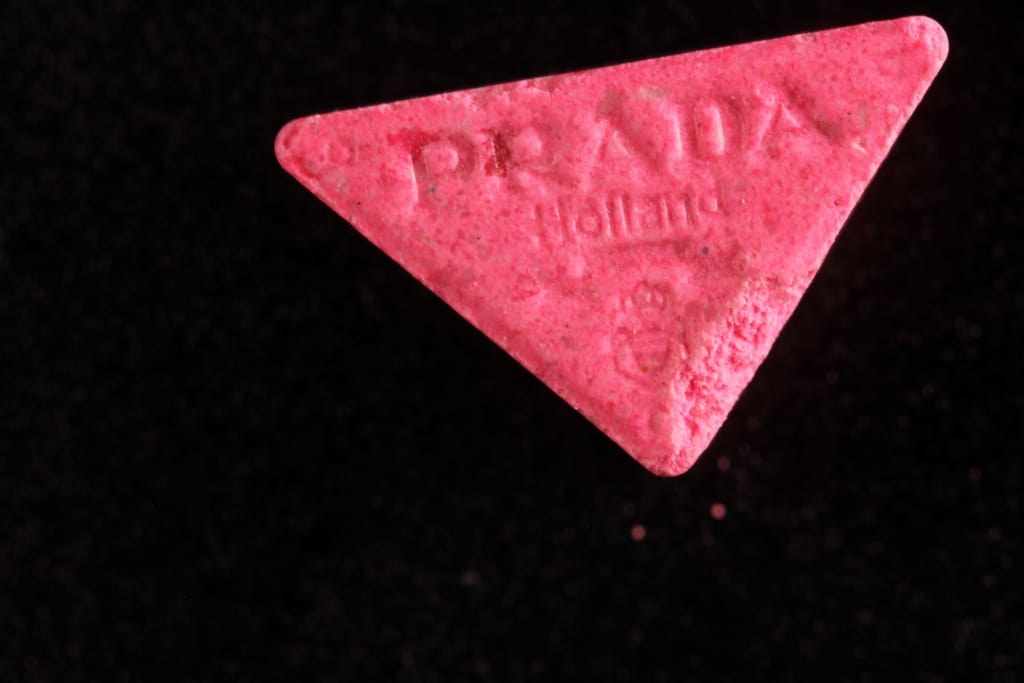 Prada Holland molecular scheme