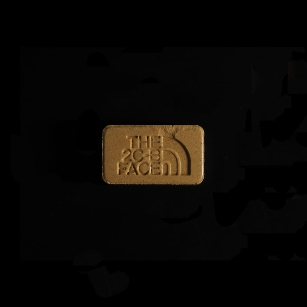 THE 2C-B FACE / 10 molecular scheme