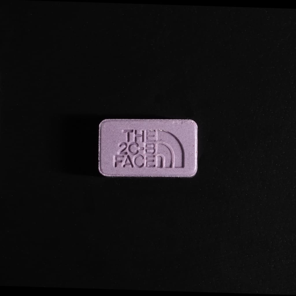 THE 2C-B FACE / 10 molecular scheme