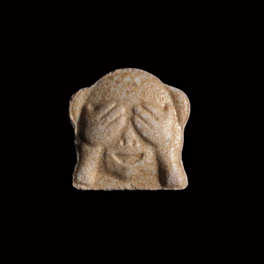 Three Wise Monkeys / No see molecular scheme