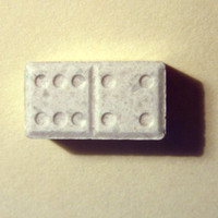 Domino molecular scheme