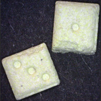 Dominostein molecular scheme