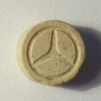 Tan Mercedes molecular scheme