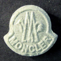 Moncler molecular scheme