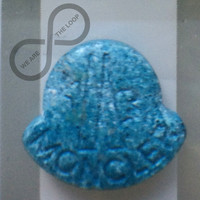 Blue Moncler molecular scheme