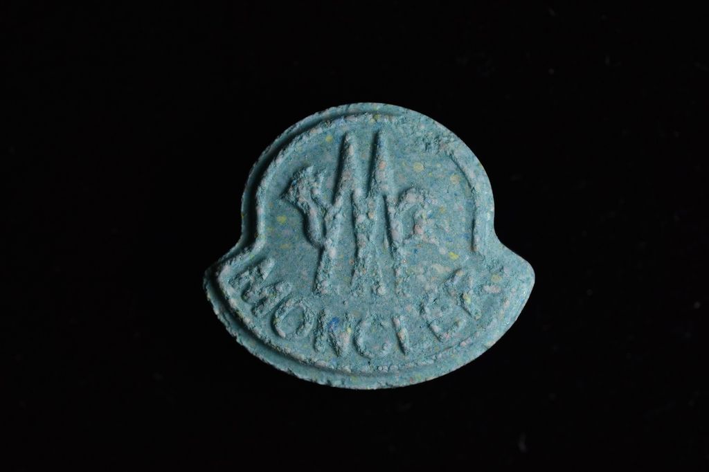 Moncler molecular scheme